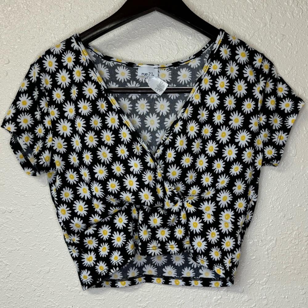 Rue 21 Sunflower Floral Shirt Size L